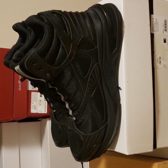 Givenchy sneakers - Picture 2 of 13